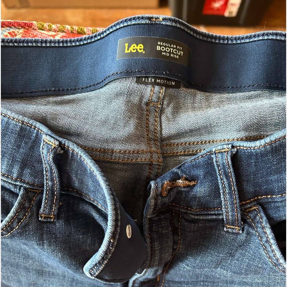 Lee flex bootcut dark wash mid rise 14P